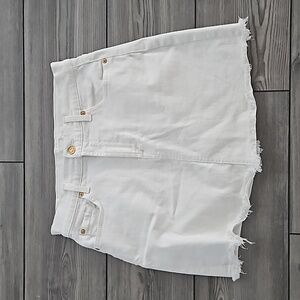 EUC. 7 For all mankind white jean skirt